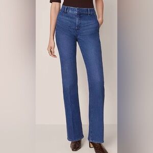 Ann Taylor Mid Rise Boot Cut Trouser Jeans in Metropolitan Blue Size 6